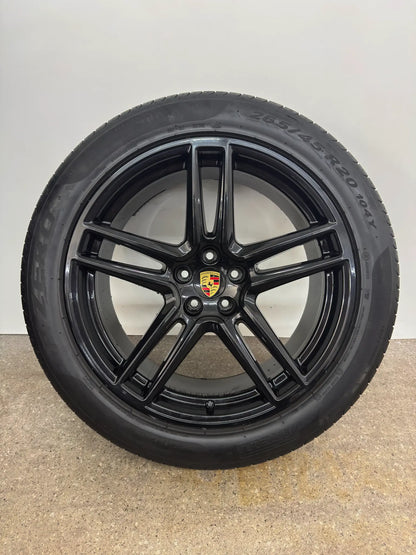 WIE NEU DOT25 Original Porsche Macan II 2 III 3 20 Zoll Sommerräder Sommerreifen Felgen Alufelgen 95B601025DG 95B601025DH 265/45 R20 104Y 295/40 R20 106Y Sport Exclusive Schwarz SUV