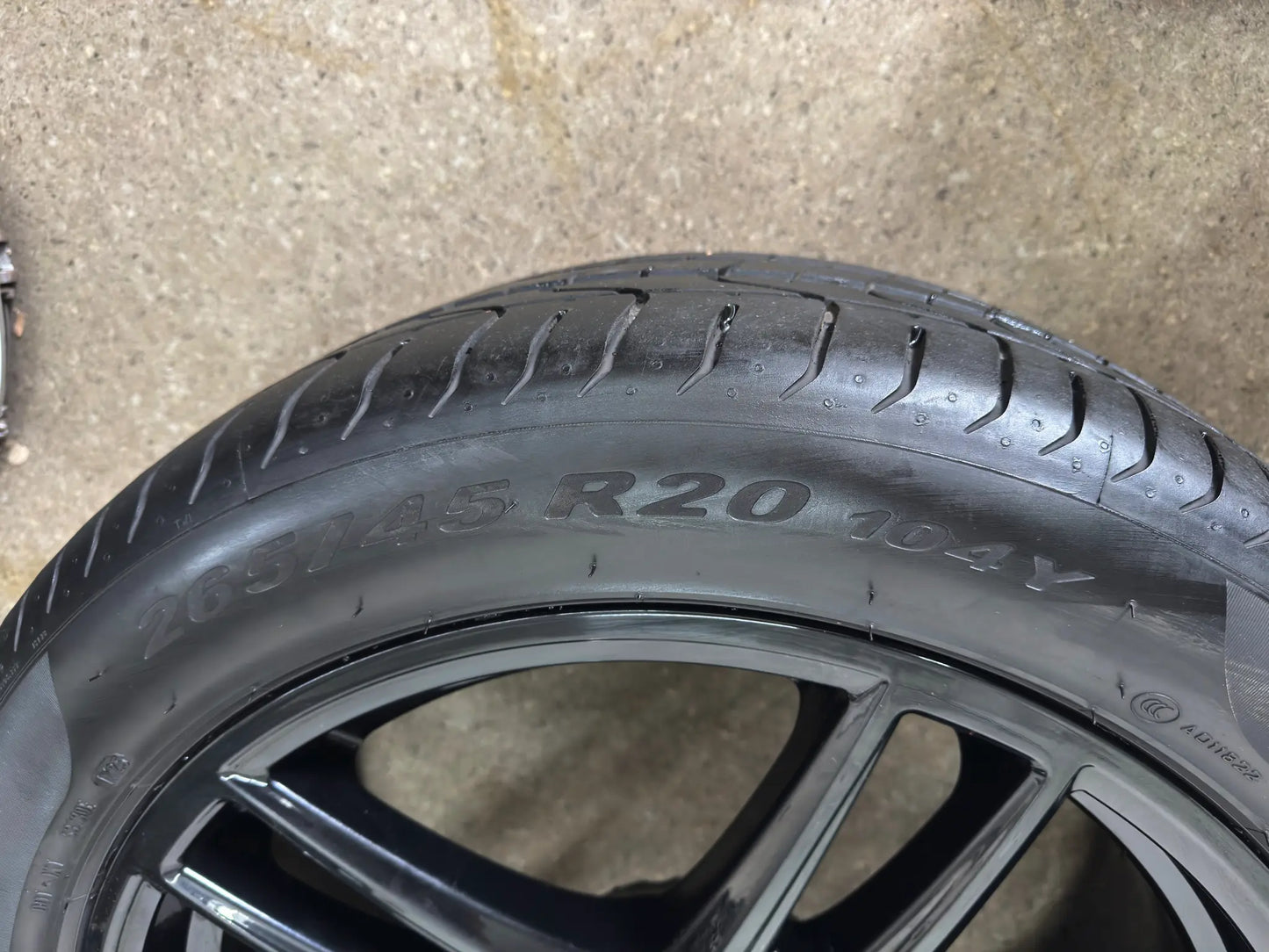 WIE NEU DOT25 Original Porsche Macan II 2 III 3 20 Zoll Sommerräder Sommerreifen Felgen Alufelgen 95B601025DG 95B601025DH 265/45 R20 104Y 295/40 R20 106Y Sport Exclusive Schwarz SUV
