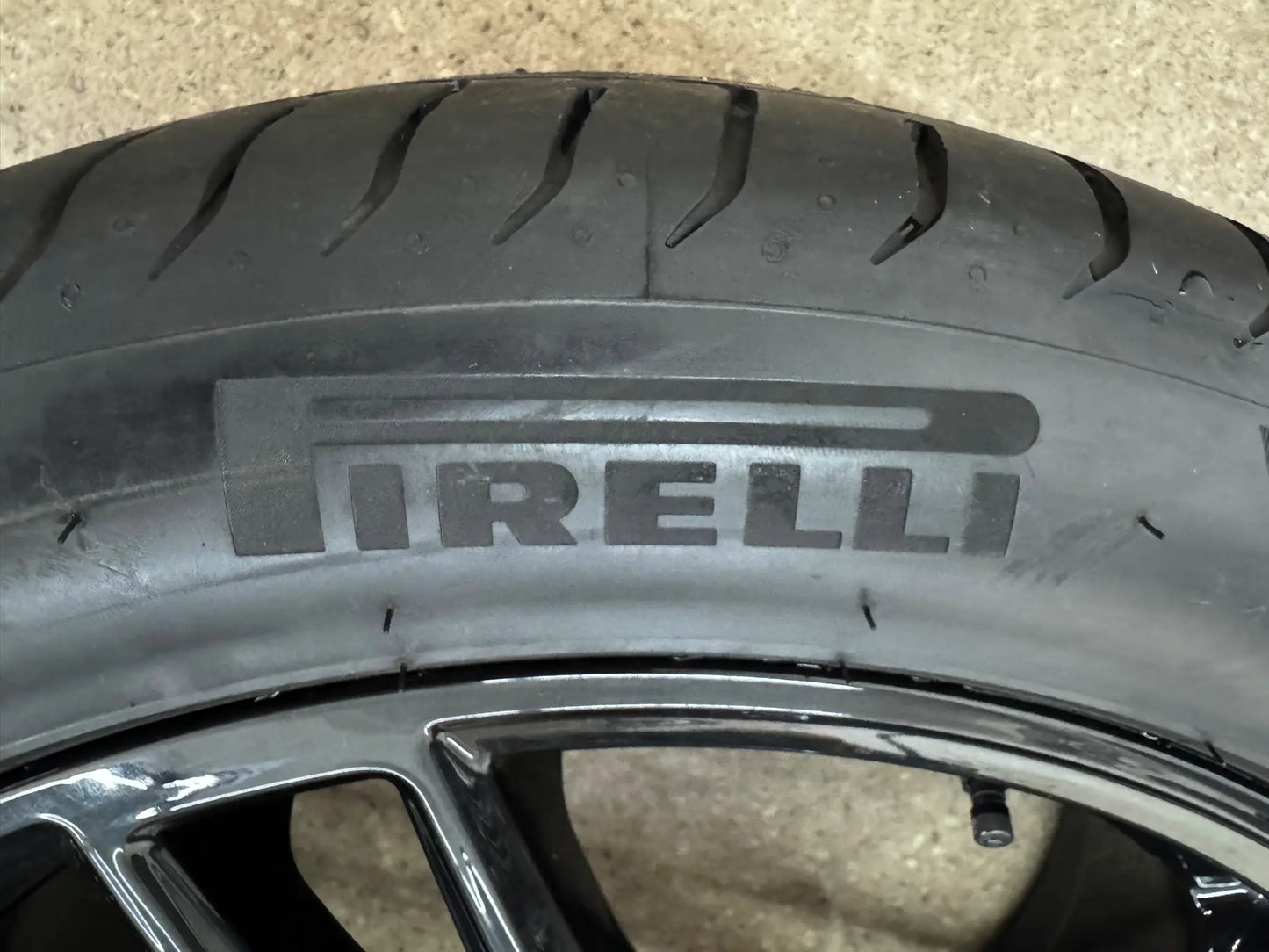 WIE NEU DOT25 Original Porsche Macan II 2 III 3 20 Zoll Sommerräder Sommerreifen Felgen Alufelgen 95B601025DG 95B601025DH 265/45 R20 104Y 295/40 R20 106Y Sport Exclusive Schwarz SUV