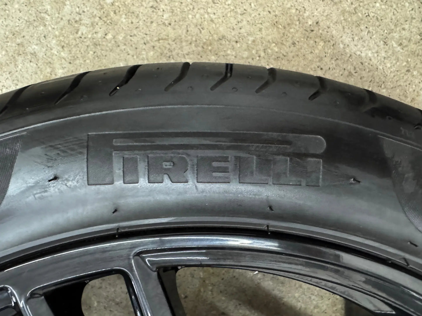 WIE NEU DOT25 Original Porsche Macan II 2 III 3 20 Zoll Sommerräder Sommerreifen Felgen Alufelgen 95B601025DG 95B601025DH 265/45 R20 104Y 295/40 R20 106Y Sport Exclusive Schwarz SUV