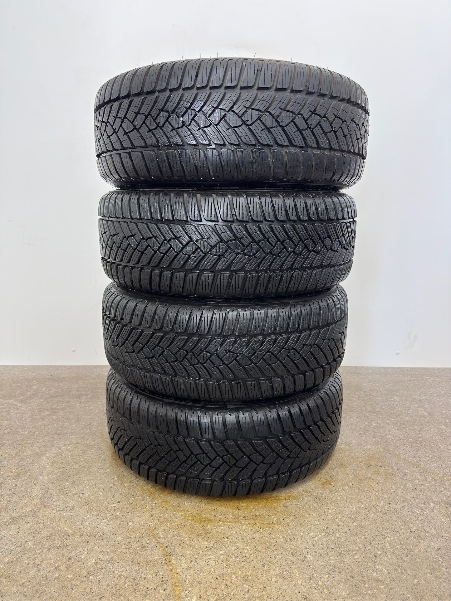 WIE NEU DOT25 VW Polo VI 6 2G AW Audi A1 GB Sportback 17 Zoll Winterräder Winterreifen Felgen Alufelgen Schwarz 215/45 R17 91V M+S KBA 50521 5x100 7,5x17 ET47 Winterradsatz