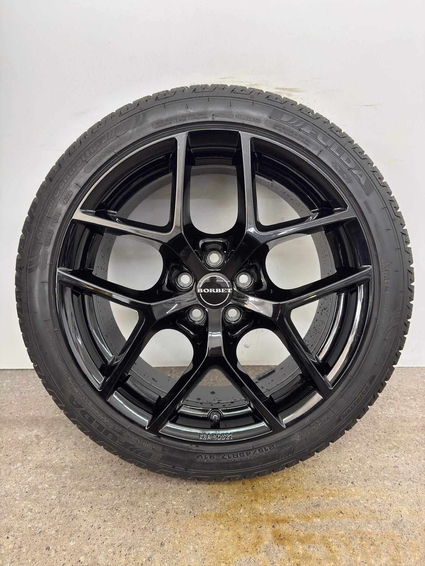 WIE NEU DOT25 VW Polo VI 6 2G AW Audi A1 GB Sportback 17 Zoll Winterräder Winterreifen Felgen Alufelgen Schwarz 215/45 R17 91V M+S KBA 50521 5x100 7,5x17 ET47 Winterradsatz