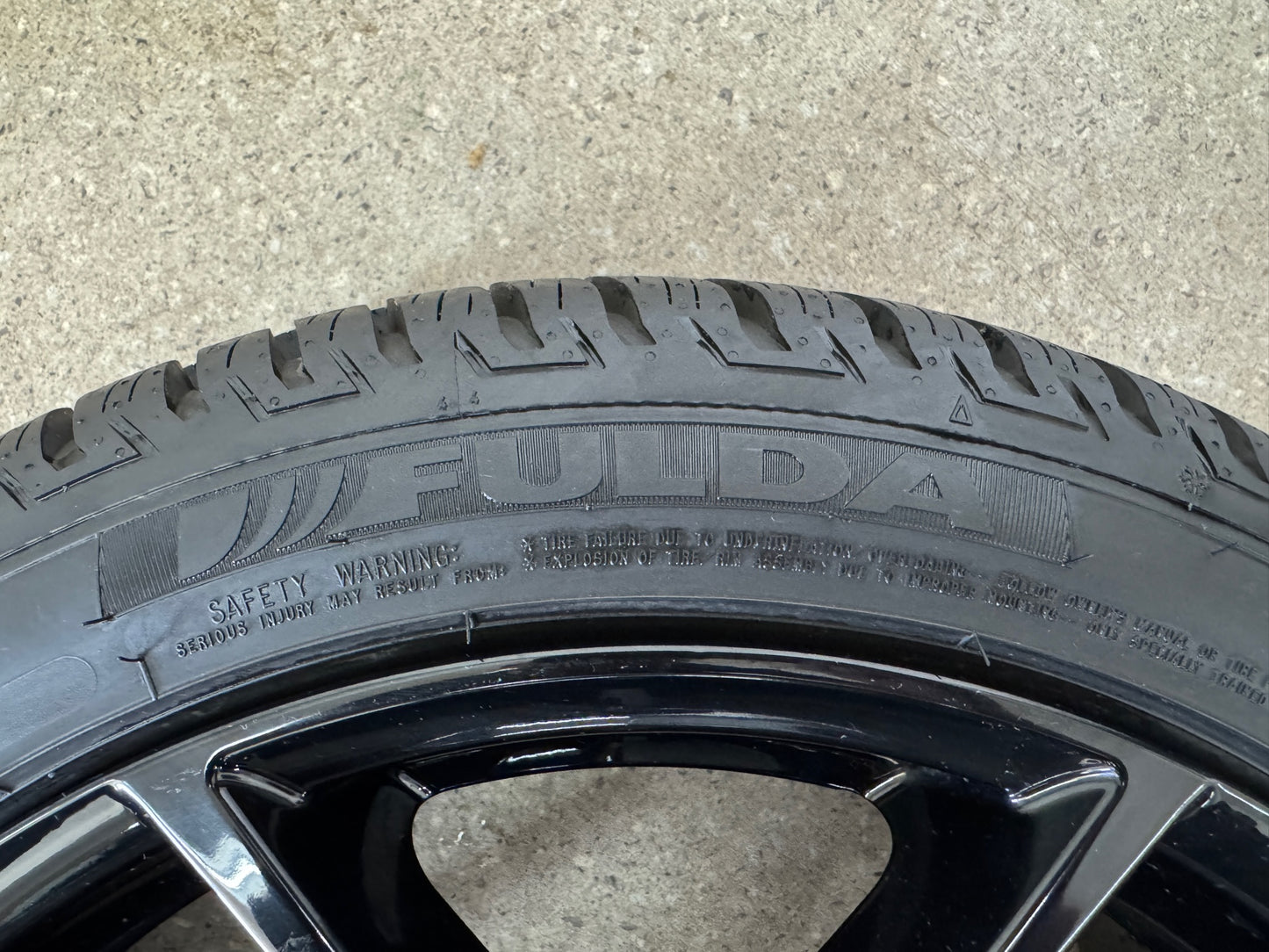 WIE NEU DOT25 VW Polo VI 6 2G AW Audi A1 GB Sportback 17 Zoll Winterräder Winterreifen Felgen Alufelgen Schwarz 215/45 R17 91V M+S KBA 50521 5x100 7,5x17 ET47 Winterradsatz