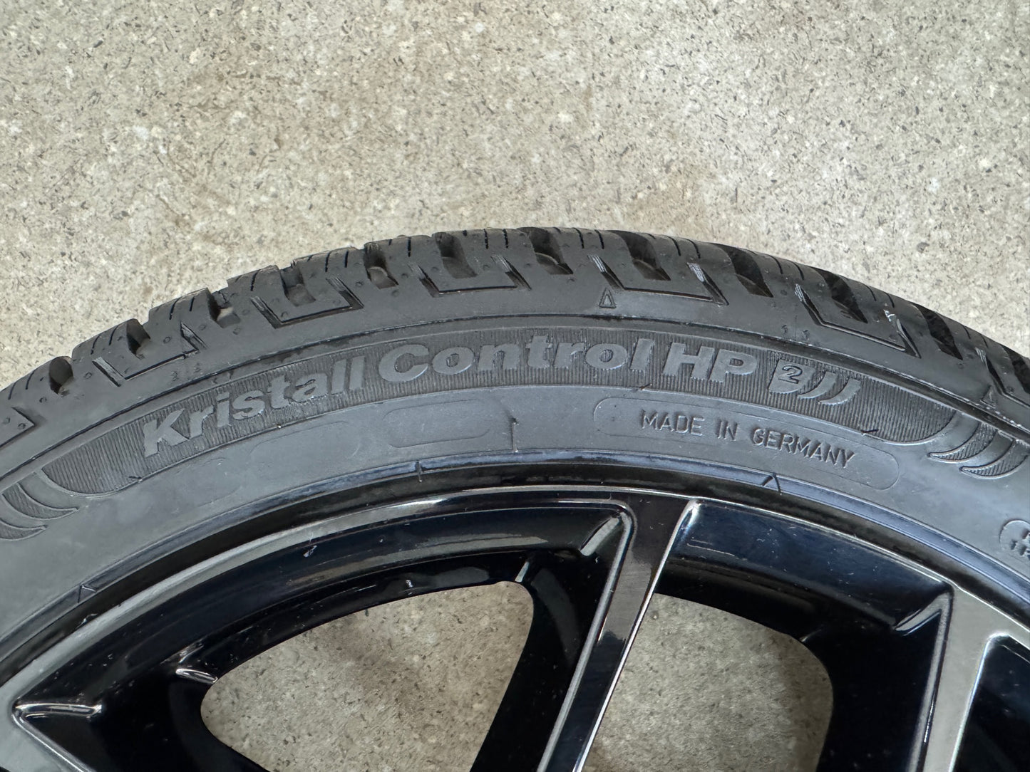 WIE NEU DOT25 VW Polo VI 6 2G AW Audi A1 GB Sportback 17 Zoll Winterräder Winterreifen Felgen Alufelgen Schwarz 215/45 R17 91V M+S KBA 50521 5x100 7,5x17 ET47 Winterradsatz