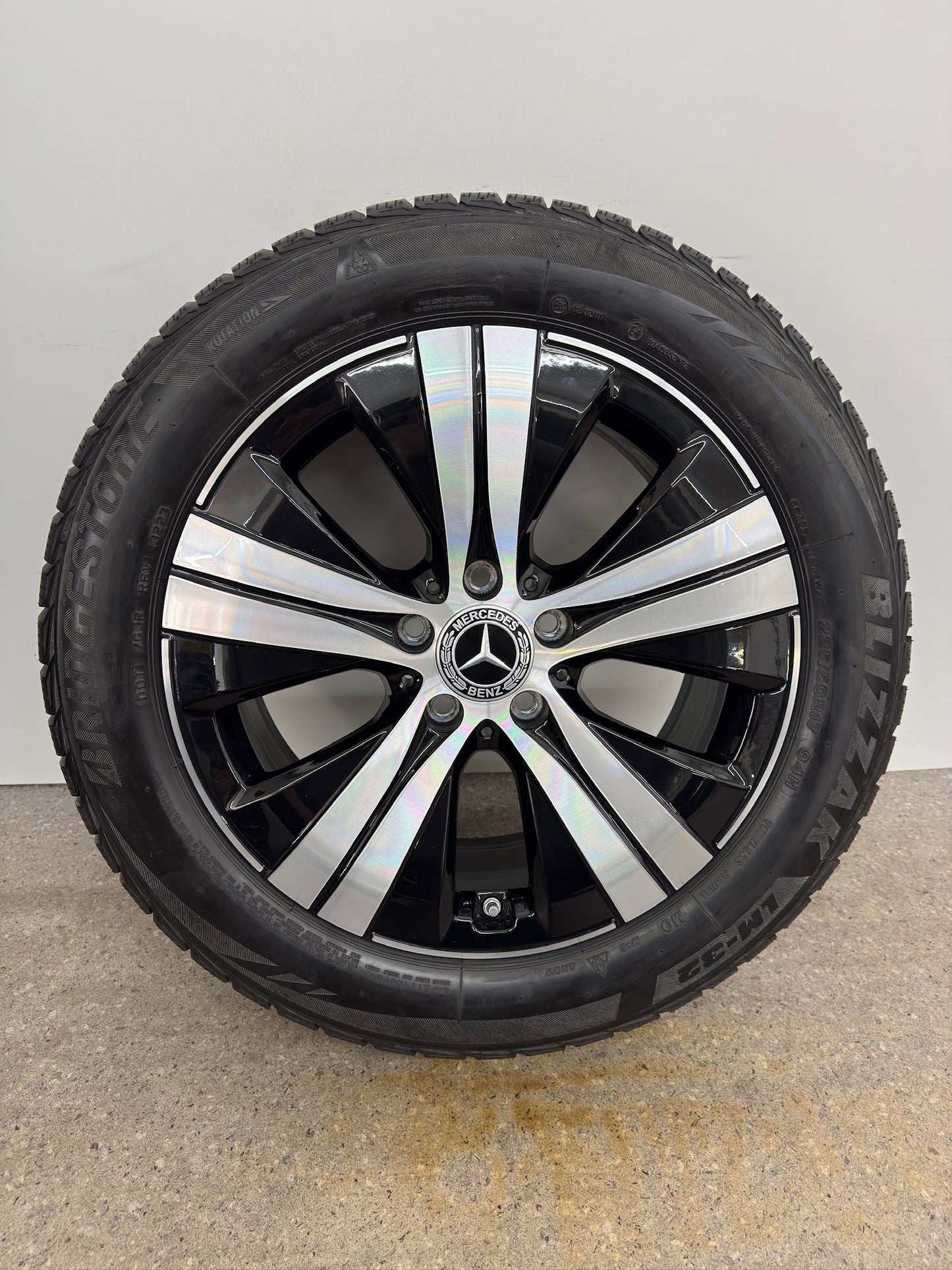 WIE NEU Original Mercedes C-Klasse W 206 17 Zoll Winterräder Winterreifen Felgen A2064017100 Alufelgen 225/50 R17 7x17 ET44,5 5x112 S 206 Limousine T-Modell 4MATIC Schwarz Silber Winterradsatz M+S