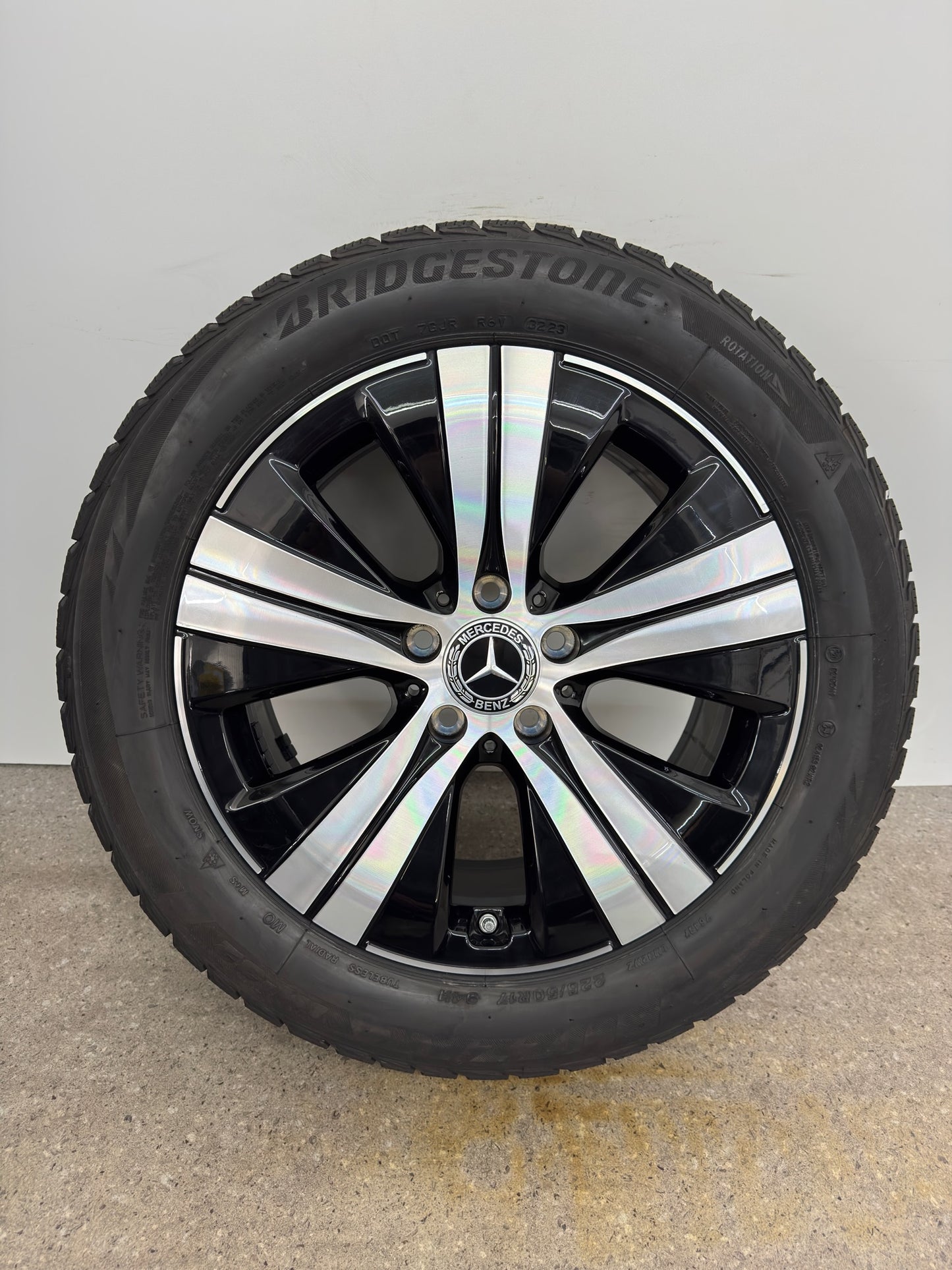 WIE NEU Original Mercedes C-Klasse W 206 17 Zoll Winterräder Winterreifen Felgen A2064017100 Alufelgen 225/50 R17 7x17 ET44,5 5x112 S 206 Limousine T-Modell 4MATIC Schwarz Silber Winterradsatz M+S