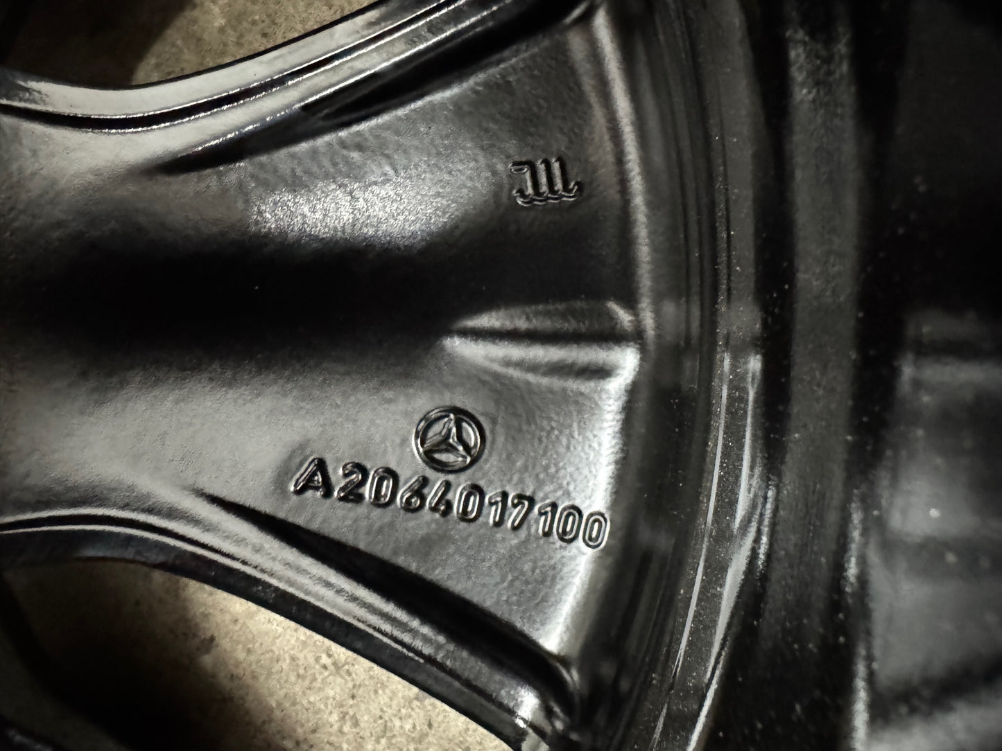 WIE NEU Original Mercedes C-Klasse W 206 17 Zoll Winterräder Winterreifen Felgen A2064017100 Alufelgen 225/50 R17 7x17 ET44,5 5x112 S 206 Limousine T-Modell 4MATIC Schwarz Silber Winterradsatz M+S