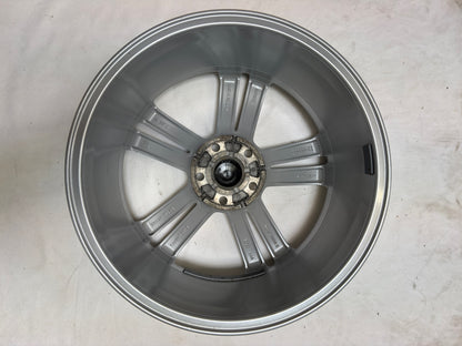 WIE NEU Original VW Tiguan II 2 Sebring 18 Zoll Felgen Alufelgen Allspace 5NA601025M 5NA601025AQ 7x18 ET43 5x112 AD1 5N 5NA SUV 5x112 R-Line Edition Silber Felgensatz MwSt. ausweisbar
