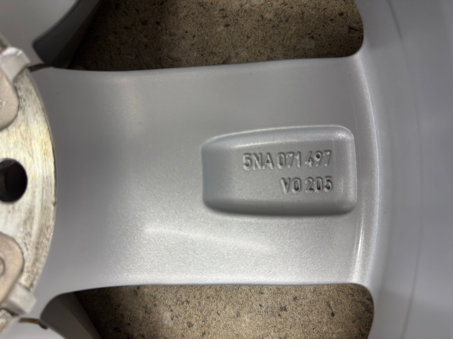 WIE NEU Original VW Tiguan II 2 Corvara 17 Zoll Sommerreifen Sommerräder 5NA071497 Felgen Alufelgen 215/65 R17 Zoll Kompletträder AD1 5N 5NA RDKS KBA49906